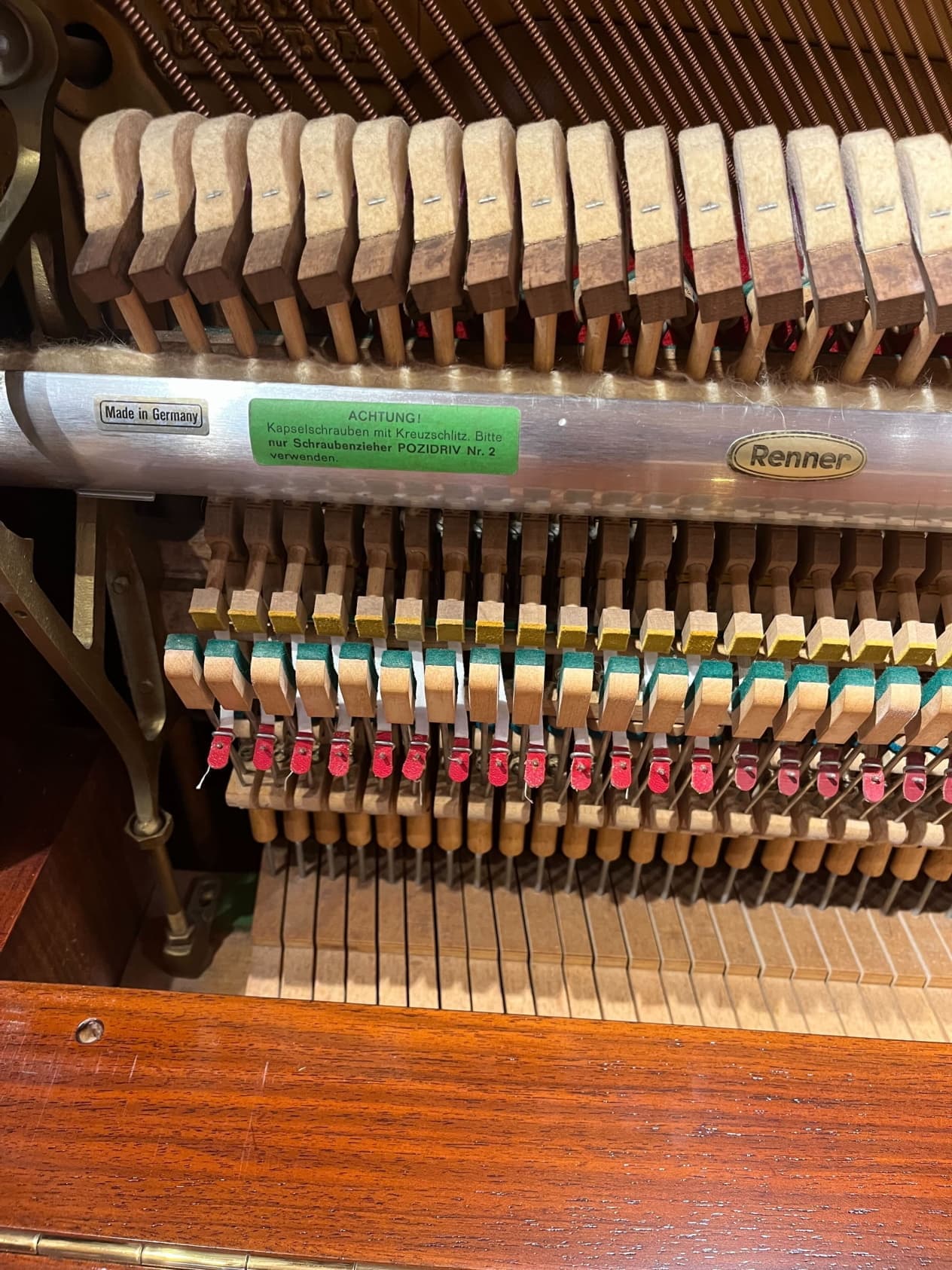 スタインウェイ V アクション